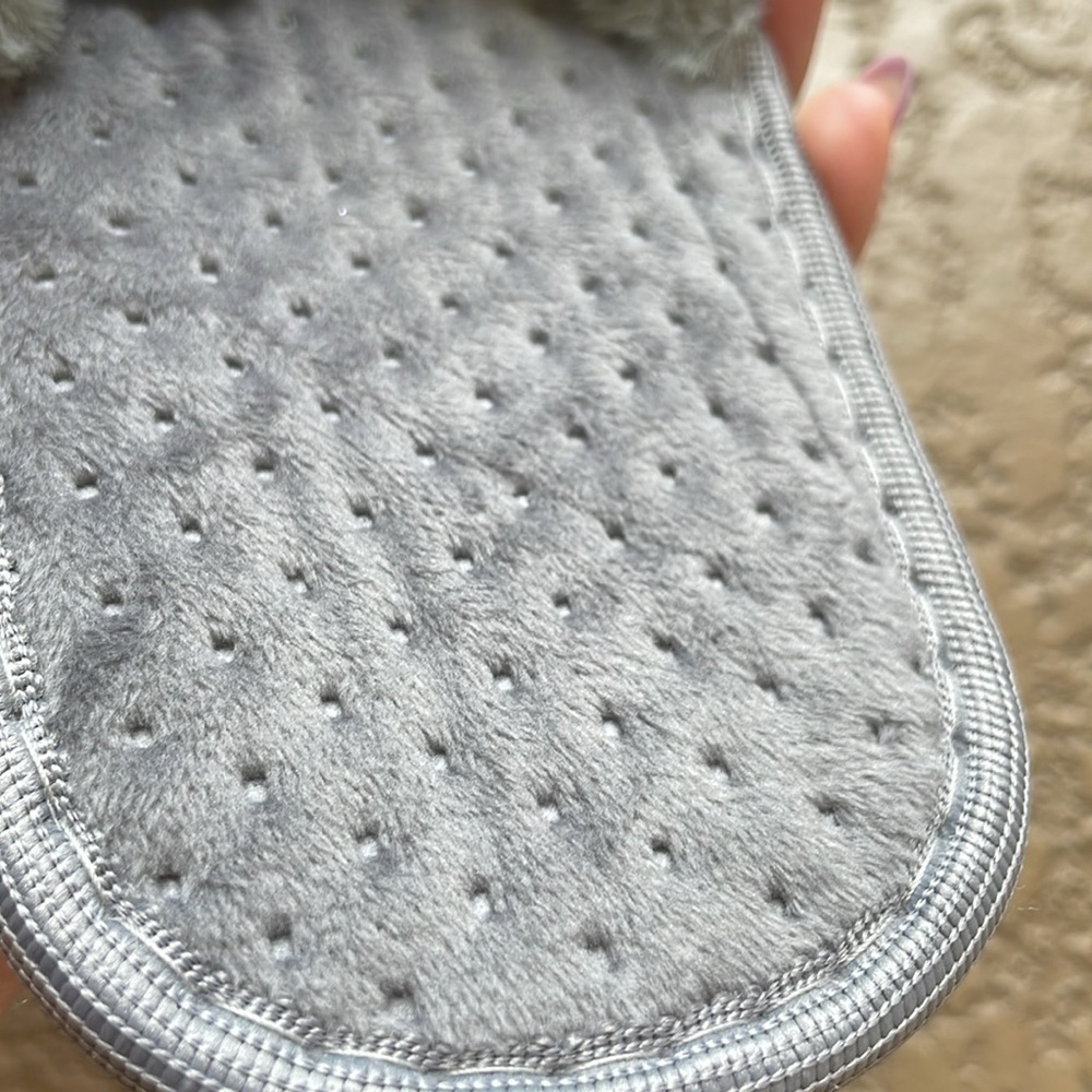 Gray Fuzzy Slides NEW - Picture 4 of 5